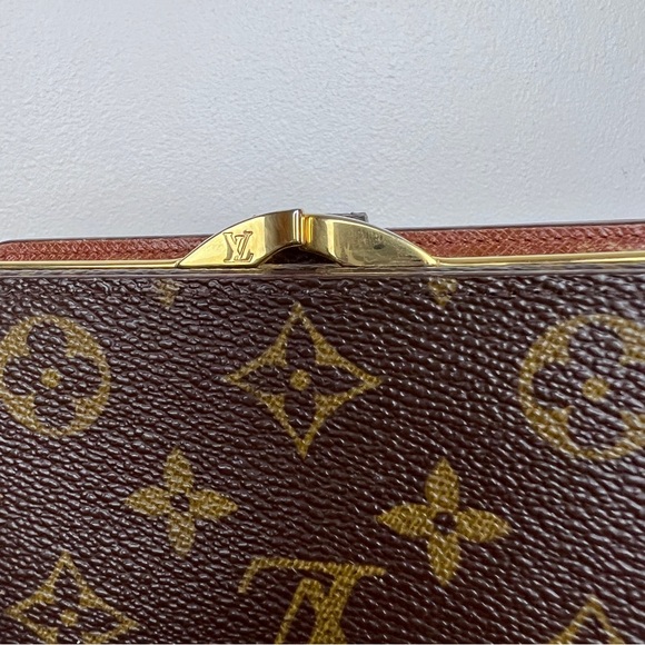 Louis Vuitton Vintage Snap Monogram Fold Wallet - Picture 3 of 11
